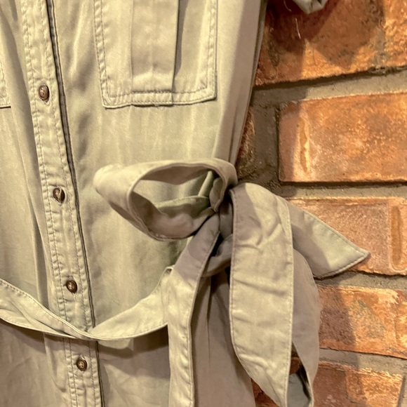 C & C CALIFORNIA WOMEN’S SHIFT DRESS, LIGHT ARMY GREEN, WAIST TIE, SIZE LARGE - Picture 7 of 11